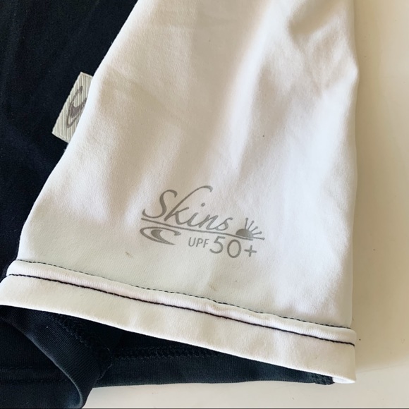 O’Neill Woman’s Long Sleeve Rash Guard - Picture 6 of 16